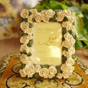 Floral Rose Pattern Ornamental Picture Frame